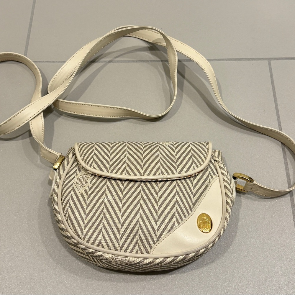 Mark Cross | Made in France 🇫🇷 Vintage Leather Chevron Pattern Crossbody Bag